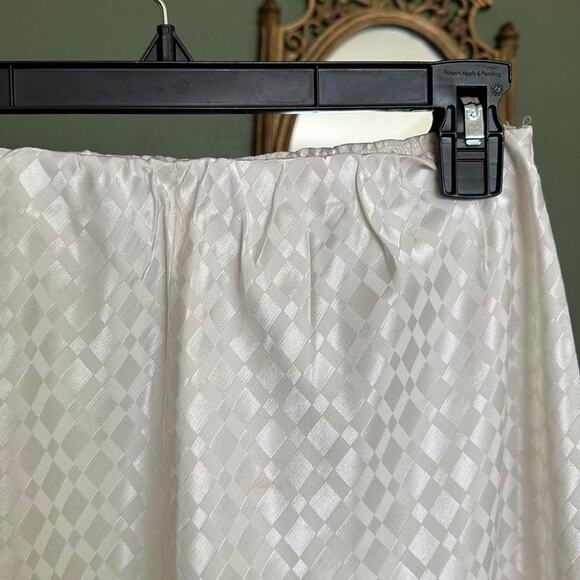 handmade white satin abstract print mini skirt - Picture 7 of 7